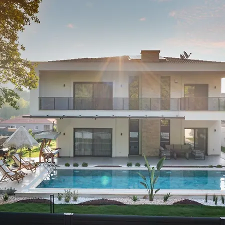 别墅 Enclave Luxury,pool And Nature At 马尔马里斯
